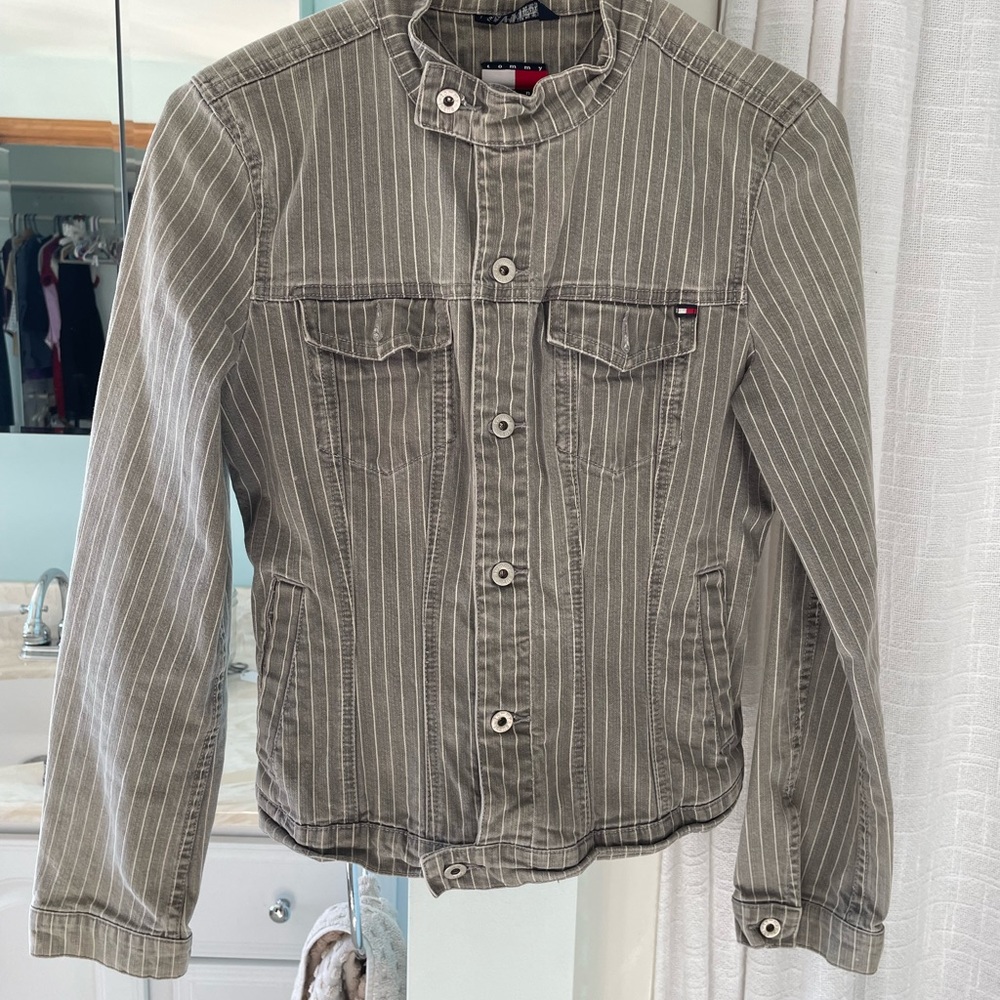 Grey and white jean jacket.